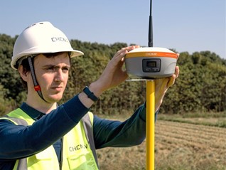 Trạm gốc GNSS iBase được lắp đặt tại hiện trường để phục vụ công tác lập bản đồ
